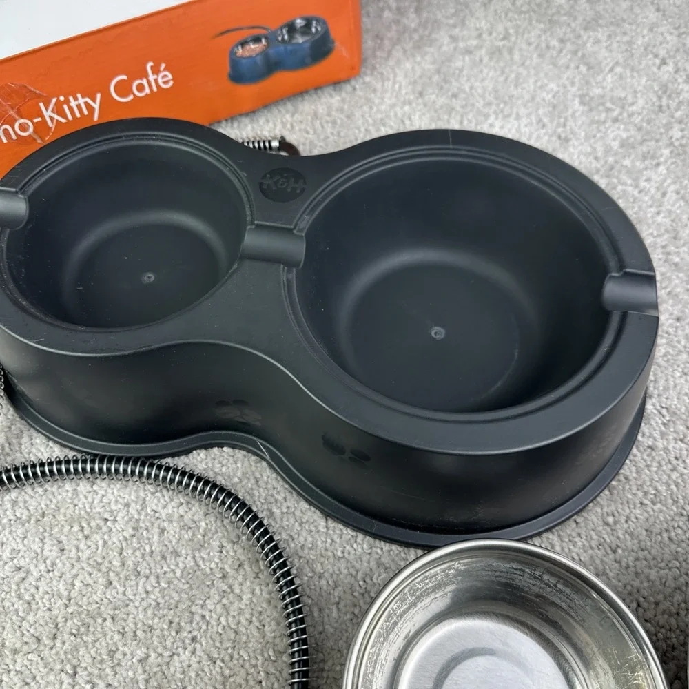 K&H Pet Products Thermo-Kitty Café Outdoor Heated Cat Food and‎ Water Bowls